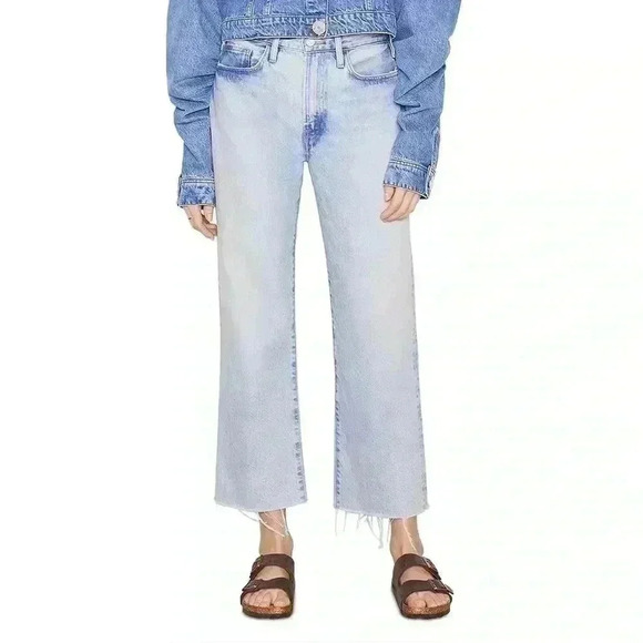 Frame Denim Denim - Frame Le Jane cropped jeans in a light wash.